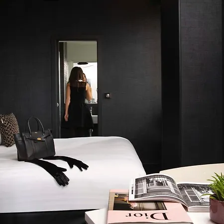 Hotel First Tour Eiffel 4*