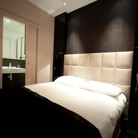 Hotel First Tour Eiffel