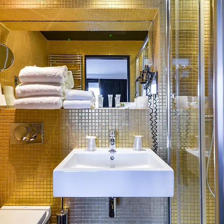 First Tour Eiffel Hotel 4*