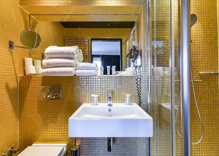 First Tour Eiffel Отель 4*