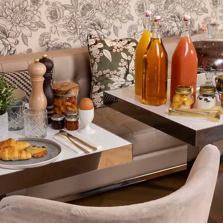 First Tour Eiffel Hotel Parigi