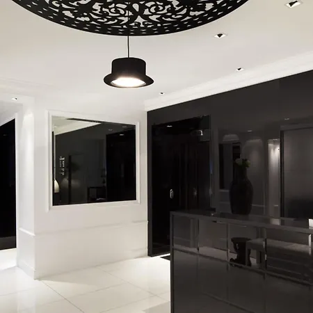 Hotel First Tour Eiffel Paris