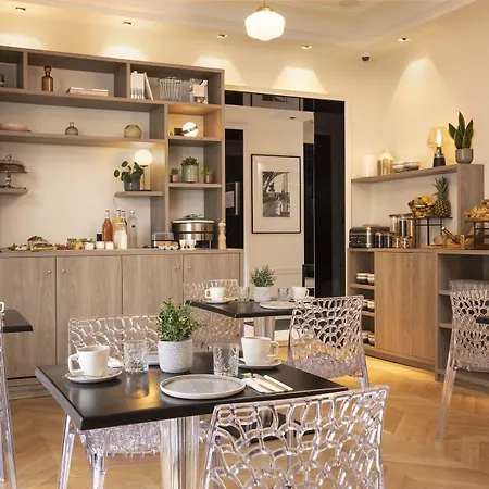 First Tour Eiffel Hotel 4*