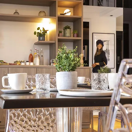 First Tour Eiffel Párizs