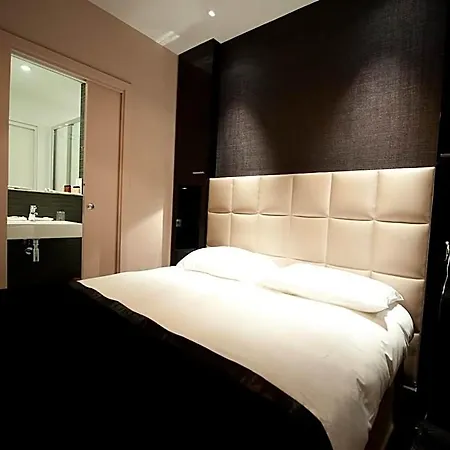 Hotel First Tour Eiffel