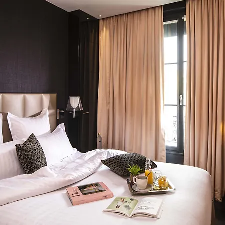 First Tour Eiffel Otel 4*