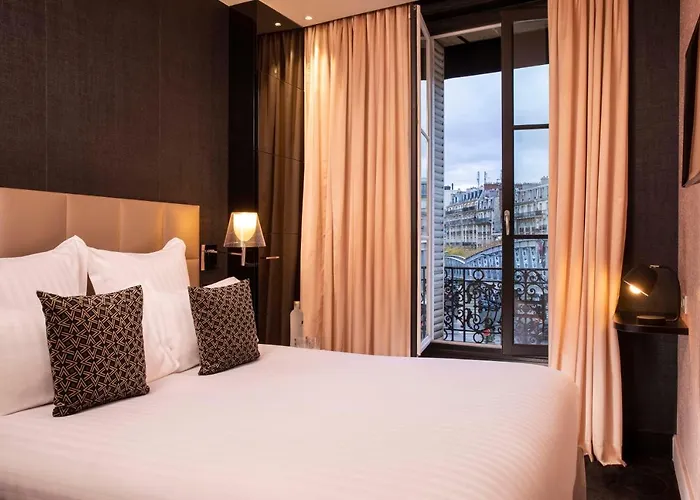 First Tour Eiffel Hotel 4*