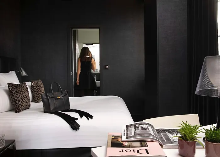 Hotel First Tour Eiffel 4*