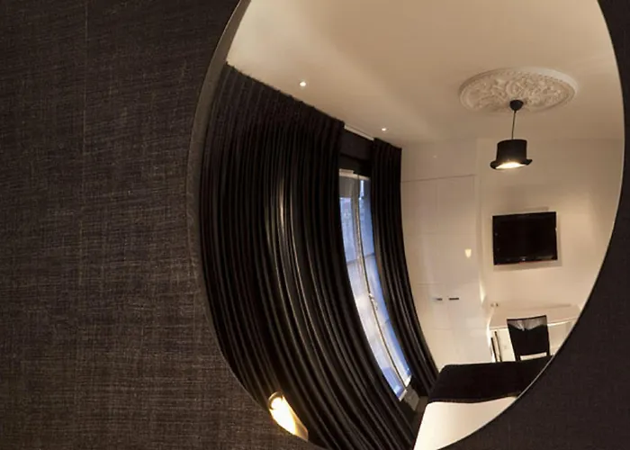 First Tour Eiffel Hotel Parigi