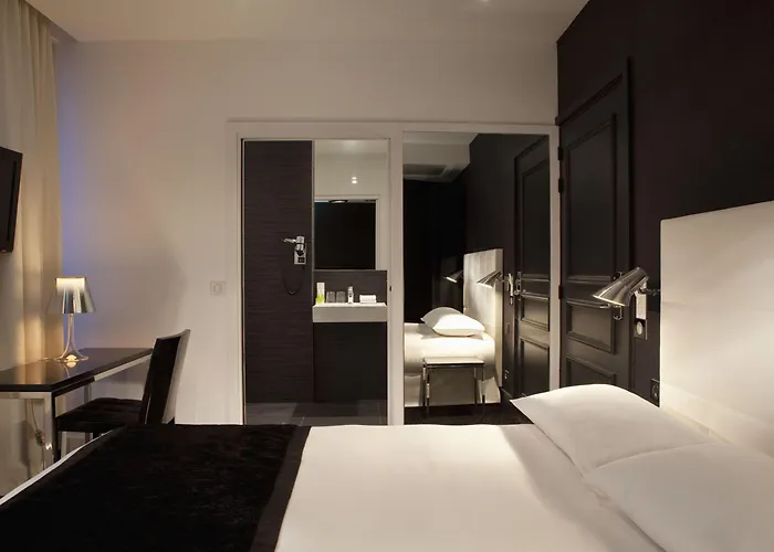 First Tour Eiffel Hotel Paris