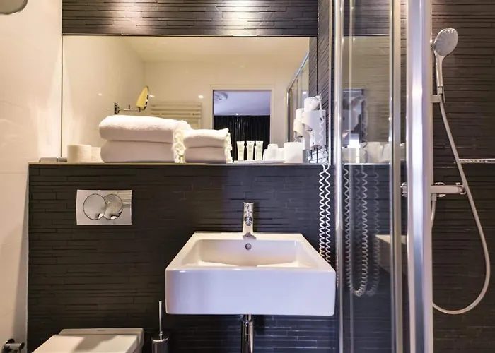 Hotel First Tour Eiffel