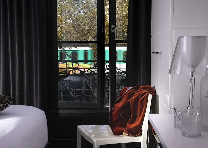 First Tour Eiffel Hotel 4*