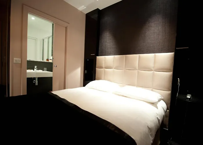 Hotel First Tour Eiffel