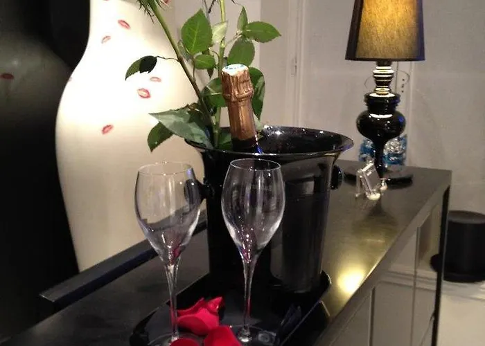 First Tour Eiffel Hotel