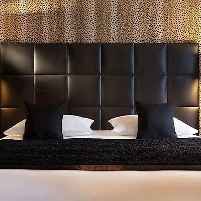 First Tour Eiffel Hotel