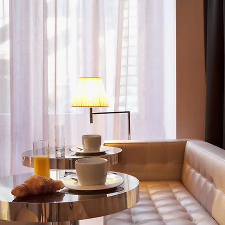 First Tour Eiffel Hotel 4*