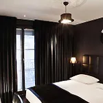 Hotel First Tour Eiffel 4*