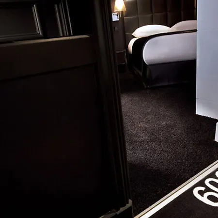 First Tour Eiffel Otel Paris