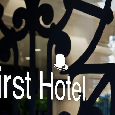 First Tour Eiffel Otel Paris