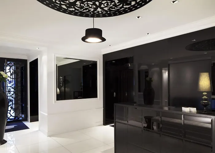 Hotel First Tour Eiffel Paris