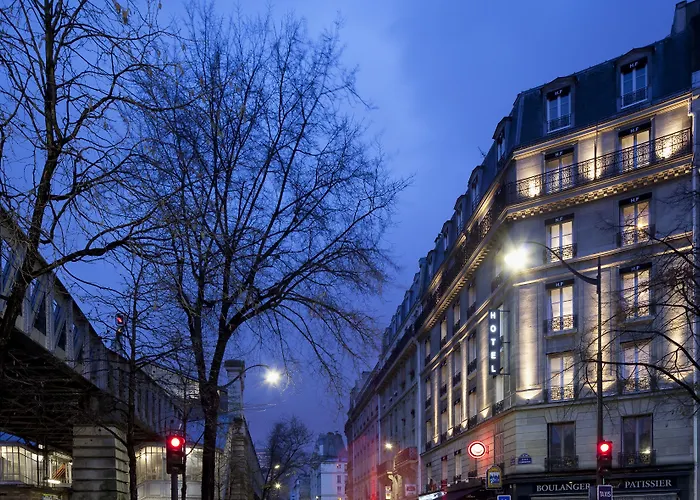 First Tour Eiffel Hotel 4*