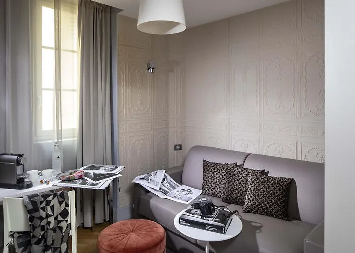 First Tour Eiffel 4*