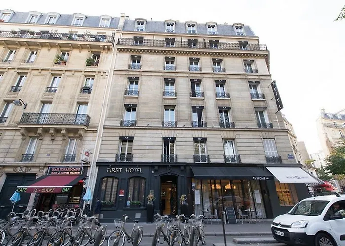 First Tour Eiffel Hotel